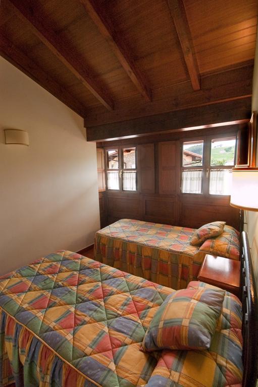 Apartamentos El Cueto De Los Collado Villanueva de Pria Ngoại thất bức ảnh